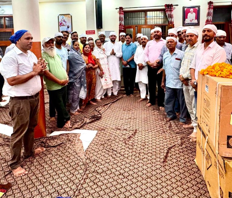 Read more about the article ਸਤਿਗੁਰੂ ਕਬੀਰ ਧਰਮਸ਼ਾਲਾ ਮੰਦਿਰ ਪ੍ਰਬੰਧਕ ਕਮੇਟੀ ਤਿਲਕ ਨਗਰ ਨੂੰ ਸ਼੍ਰੀ ਸ਼ੀਤਲ ਅੰਗੁਰਾਲ ਵੱਲੋਂ ਤਿੰਨ ਵਿੰਡੋ ਏ.ਸੀ. ਭੇਂਟ