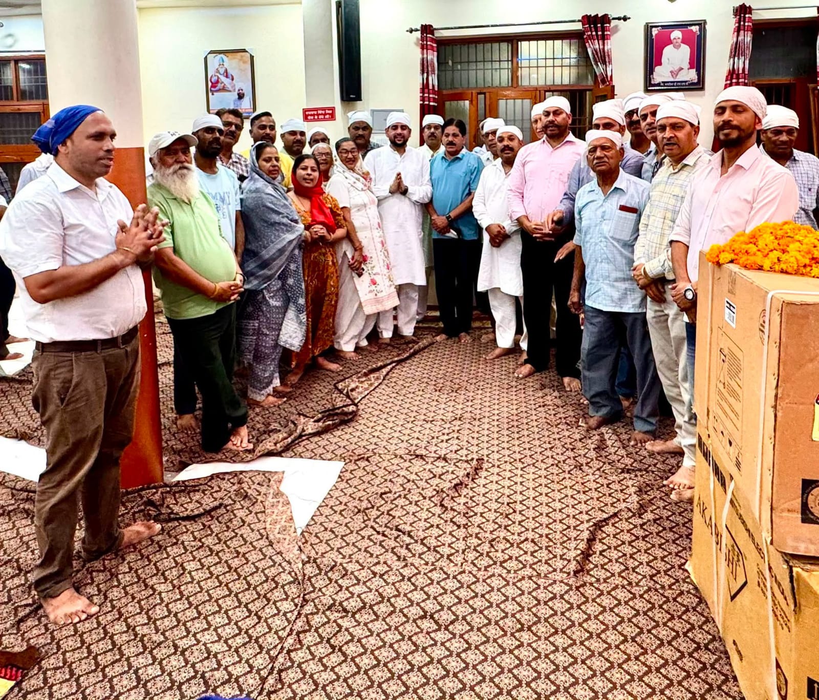 ਸਤਿਗੁਰੂ ਕਬੀਰ ਧਰਮਸ਼ਾਲਾ ਮੰਦਿਰ ਪ੍ਰਬੰਧਕ ਕਮੇਟੀ ਤਿਲਕ ਨਗਰ ਨੂੰ ਸ਼੍ਰੀ ਸ਼ੀਤਲ ਅੰਗੁਰਾਲ ਵੱਲੋਂ ਤਿੰਨ ਵਿੰਡੋ ਏ.ਸੀ. ਭੇਂਟ