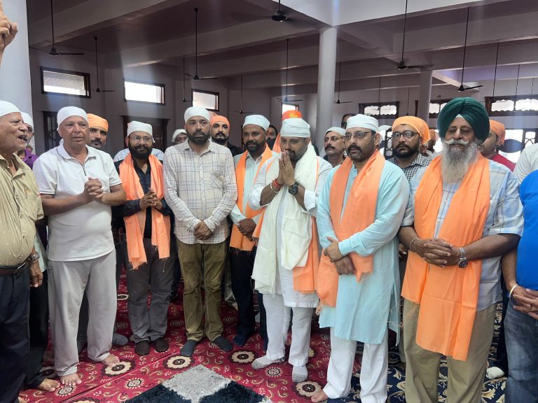 Read more about the article गुरु पूर्णिमा पर भाजपा जालंधर शहरी ने 14 मंडलों में आयोजित किए श्रद्धा एवं सम्मान कार्यक्रम