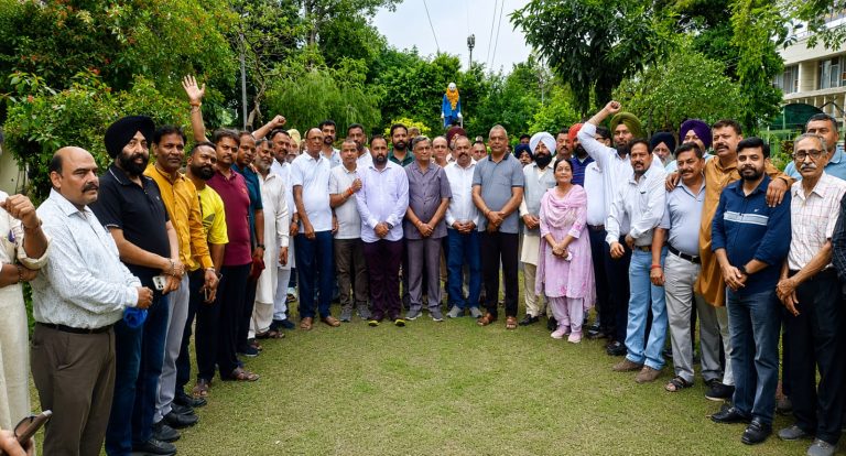 Read more about the article ਭਾਜਪਾ ਜਲੰਧਰ ਸ਼ਹਿਰੀ ਵੱਲੋਂ ਸ਼ਹੀਦ-ਏ-ਆਜ਼ਮ ਊਧਮ ਸਿੰਘ ਦੇ 86ਵੇਂ ਸ਼ਹੀਦੀ ਦਿਹਾੜੇ ਮੌਕੇ ਸ਼ਰਧਾਂਜਲੀ ਭੇਟ