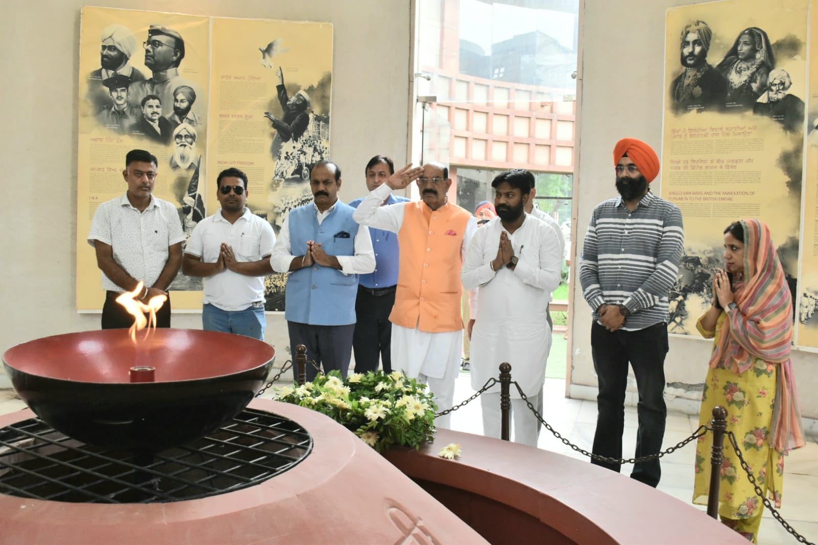 ਕੈਬਨਿਟ ਮੰਤਰੀ ਮੋਹਿੰਦਰ ਭਗਤ ਵੱਲੋਂ ਜੰਗ-ਏ-ਆਜ਼ਾਦੀ ਯਾਦਗਾਰ ਵਿਖੇ ਸ਼ਹੀਦਾਂ ਨੂੰ ਸ਼ਰਧਾਂਜਲੀ ਭੇਟ