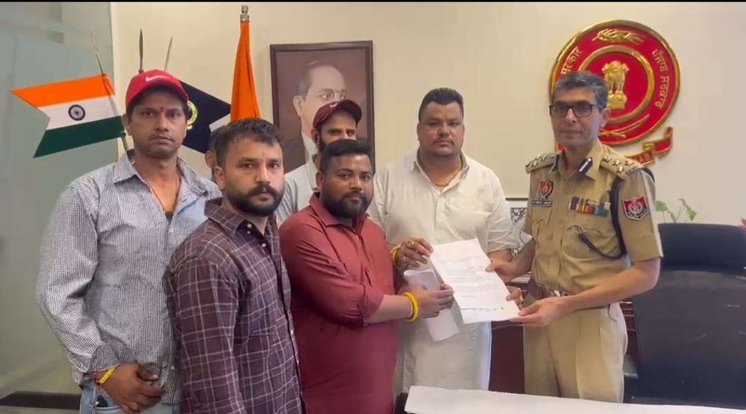 ਕਮਿਸ਼ਨਰ ਨੂੰ ਇਸ਼ਾਂਤ ਸ਼ਰਮਾ ਨੇ ਦਿੱਤਾ ਮੰਗ ਪੱਤਰ, ਡਾ. ਧਰਮਵੀਰ ਗਾਂਧੀ ਦੀਆਂ ਕਥਿਤ ਇਤਰਾਜ਼ਯੋਗ ਟਿੱਪਣੀਆਂ ਦੀ ਜਾਂਚ ਦੀ ਮੰਗ