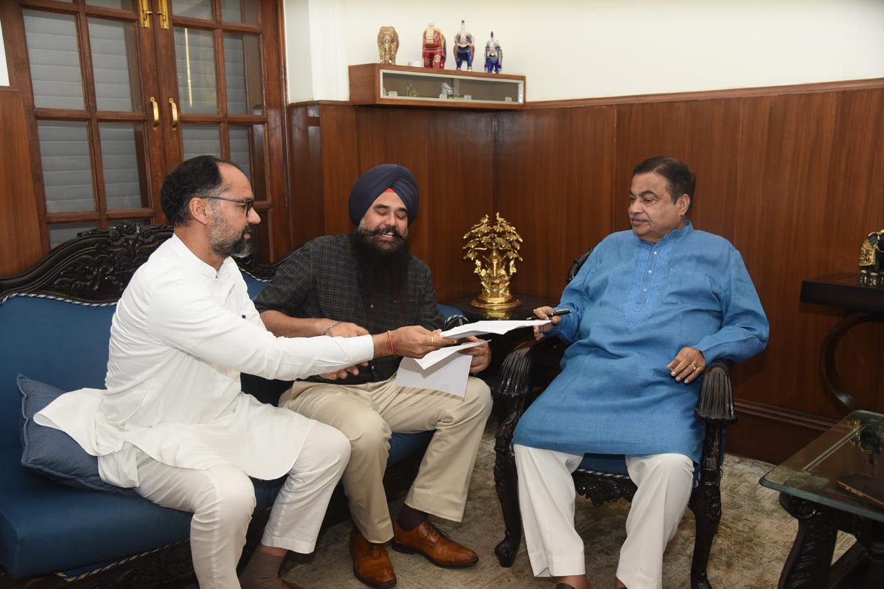 You are currently viewing ਟੀਨੂੰ ਨੇ  ਨਿਰਮਾਣ ਵਿੱਚ ਤੇਜ਼ੀ ਲਿਆਉਣ ਦੀ ਅਪੀਲ ਕੀਤੀ
