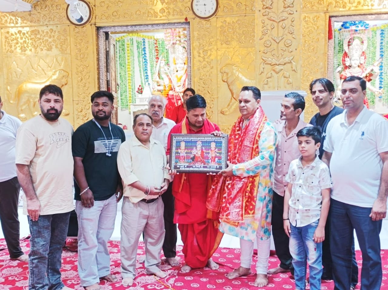 श्री देवी तालाब मंदिर में शुभम सावालिया ने लगाई हाजिरी