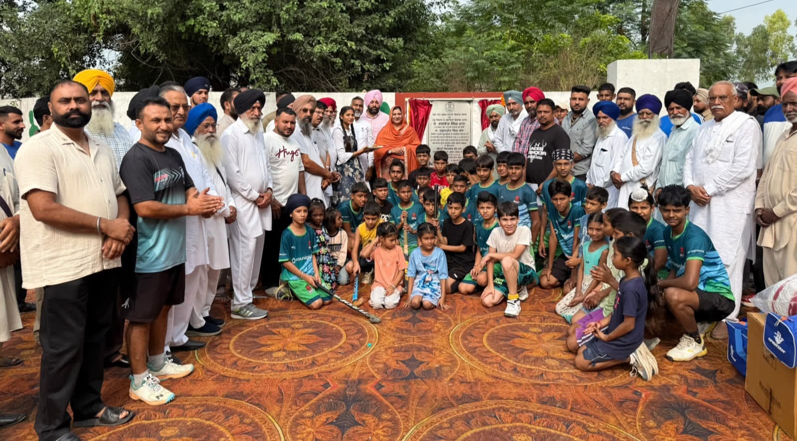 ਵਿਧਾਇਕਾ ਇੰਦਰਜੀਤ ਕੌਰ ਮਾਨ ਵਲੋਂ ਪਿੰਡ ਸਰੀਂਹ ’ਚ 20 ਲੱਖ ਦੀ ਲਾਗਤ ਨਾਲ ਤਿਆਰ ਹਾਕੀ ਖੇਡ ਮੈਦਾਨ ਦਾ ਉਦਘਾਟਨ
