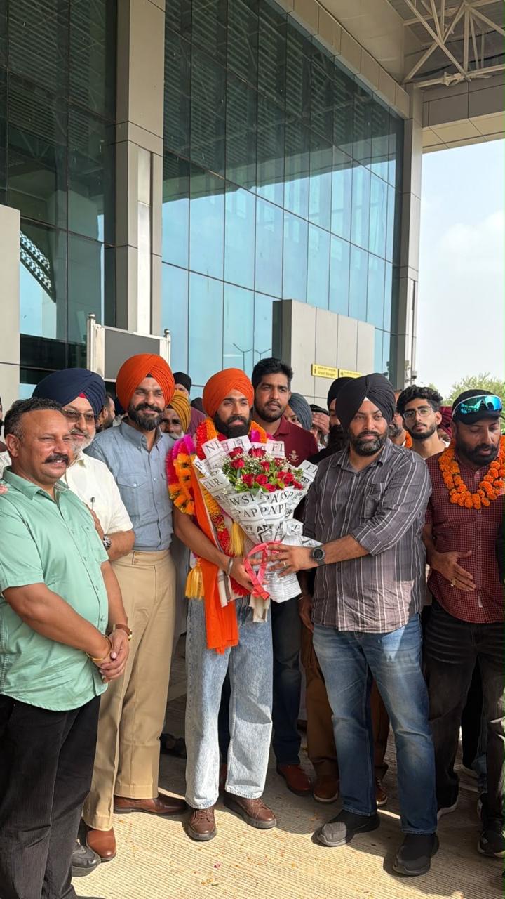 अंतरराष्ट्रीय एथलीट गुरिंदर बीर सिंह का आदमपुर एयरपोर्ट पर हुआ स्वागत