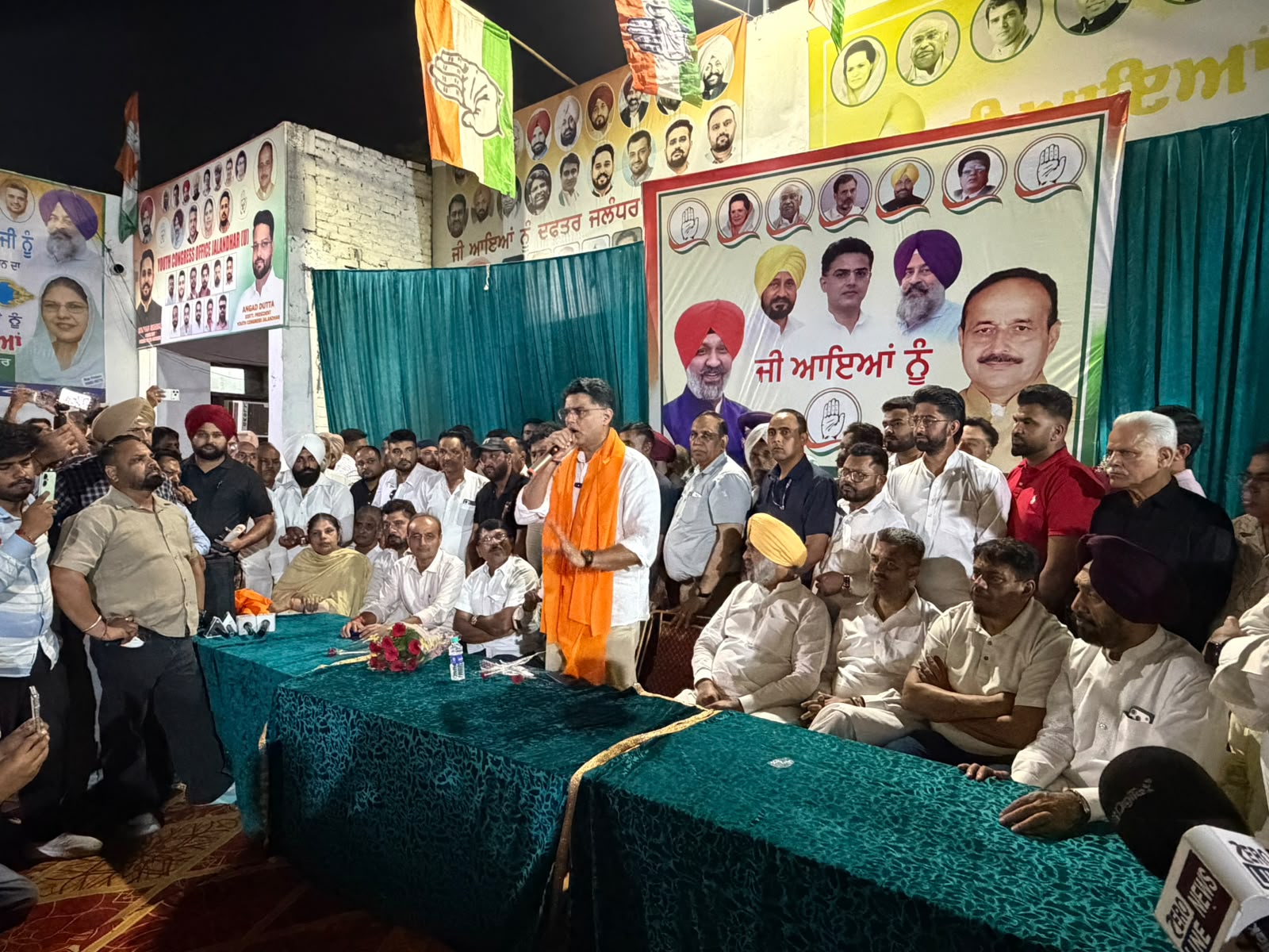 ਕਾਂਗਰਸ ਕਮੇਟੀ ਦੇ ਨਵ- ਨਿਯੁਕਤ ਪ੍ਰਧਾਨ ਸ.ਪ੍ਰਗਟ ਸਿੰਘ ਕਾਂਗਰਸ ਭਵਨ ਜਲੰਧਰ ਵਿਖੇ
