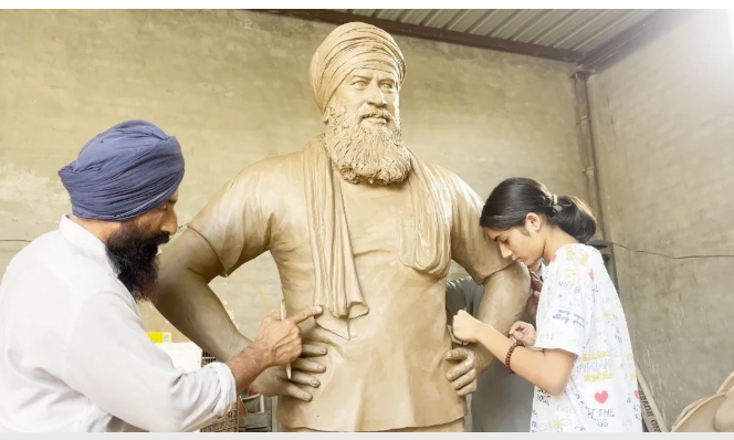ਝੋਟੇ ਦੀ ਯਾਦ ’ਚ ਕਲਾਕਾਰ ਨੇ ਬਣਾਇਆ 7 ਫੁੱਟ 3 ਇੰਚ ਦਾ ਬੁੱਤ