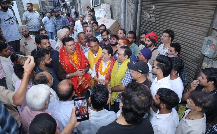 40-45 साल बाद सुधरेगी रास्ता मोहल्ला की नालियों की दशा, मेयर वनीत धीर ने दी बड़ी राहत