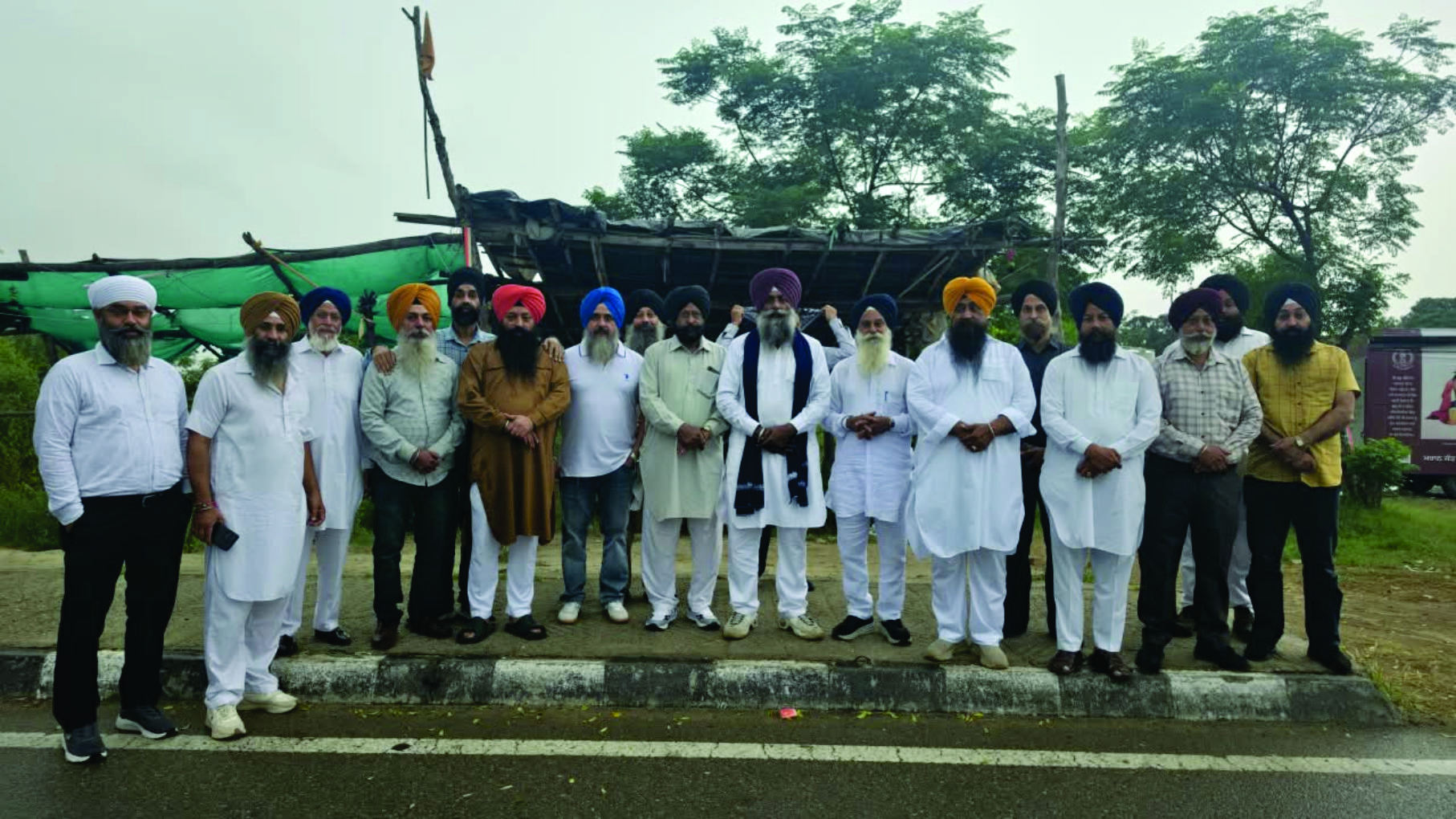 ਅਕਾਲ ਤਖ਼ਤ ਸਾਹਿਬ ਦੇ ਜਥੇਦਾਰ ਨੂੰ ਮੰਗ ਪੱਤਰ ਦੇਣ ਅਤੇ ਅਰਦਾਸ ਕਰਨ ਲਈ ਜਲੰਧਰ ਤੋਂ ਜਥਾ ਰਵਾ